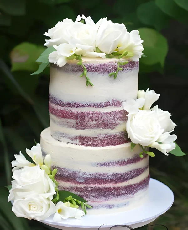 Свадебный торт рустик с живыми цветами Фото