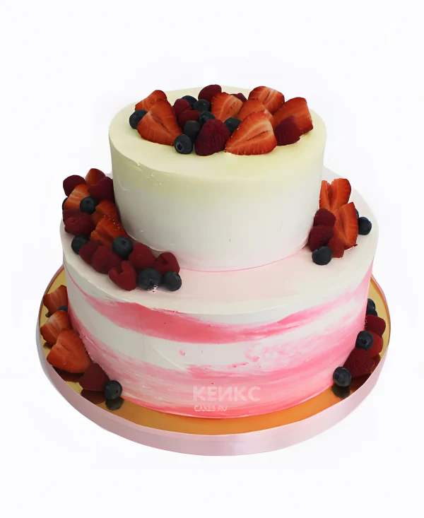 Двухъярусный торт с малиной и клубникой Фото