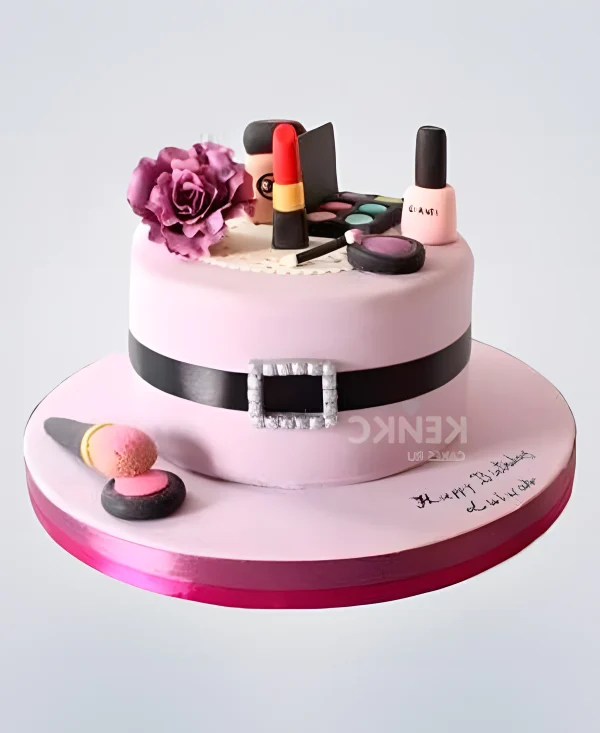 Нежный торт с косметикой и цветком Фото