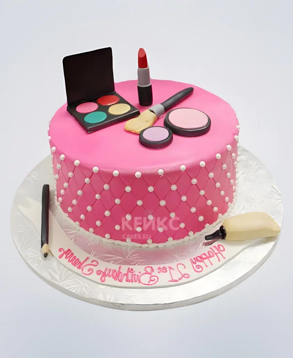 Яркий торт с жемчужинами и косметикой Фото
