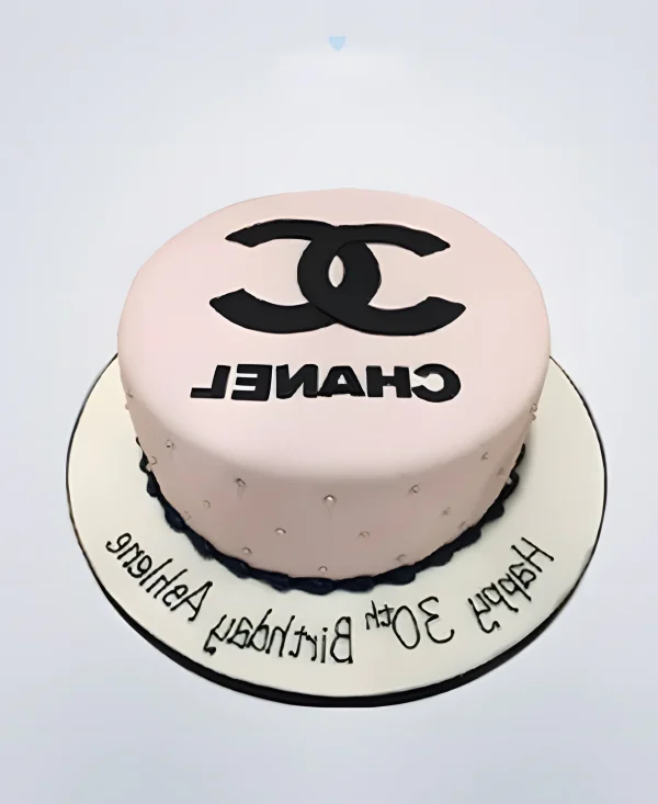 Торт шанель розовый с логотипом Фото