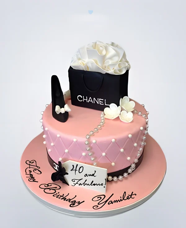 Торт шанель розовый с черной коробочкой Фото