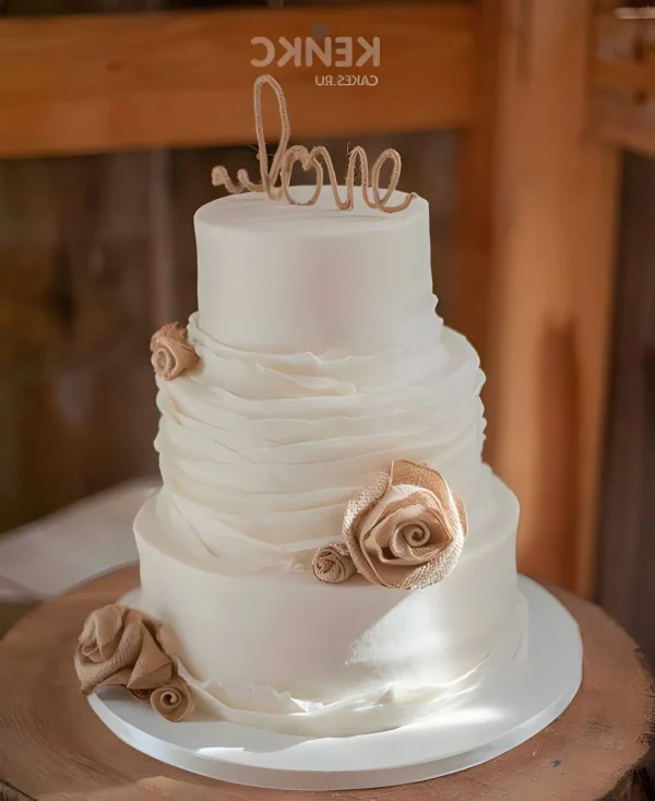 Недорогой свадебный торт без мастики Фото