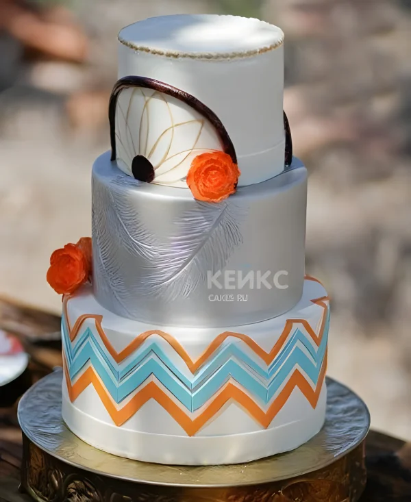Свадебный торт в стиле бохо с оранжевыми цветами Фото