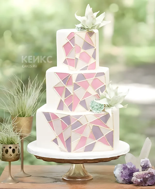 Свадебный торт в стиле бохо с разноцветными осколками Фото