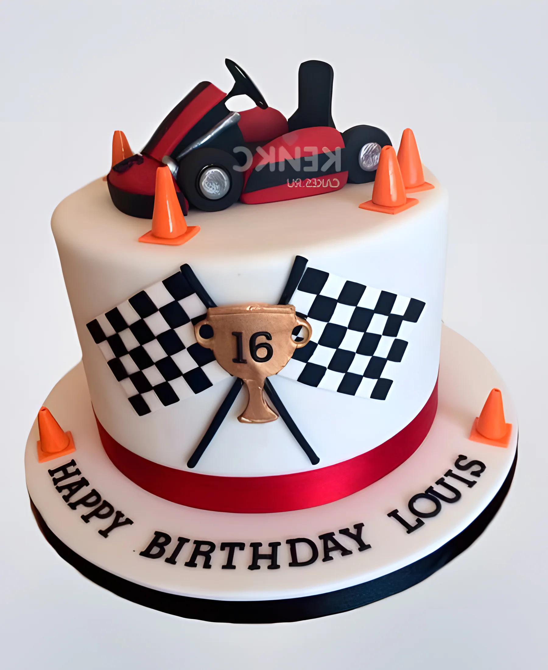 Торт с красной гоночной машиной и надписью Фото