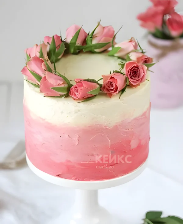 Нежный торт с весенним оформлением Фото