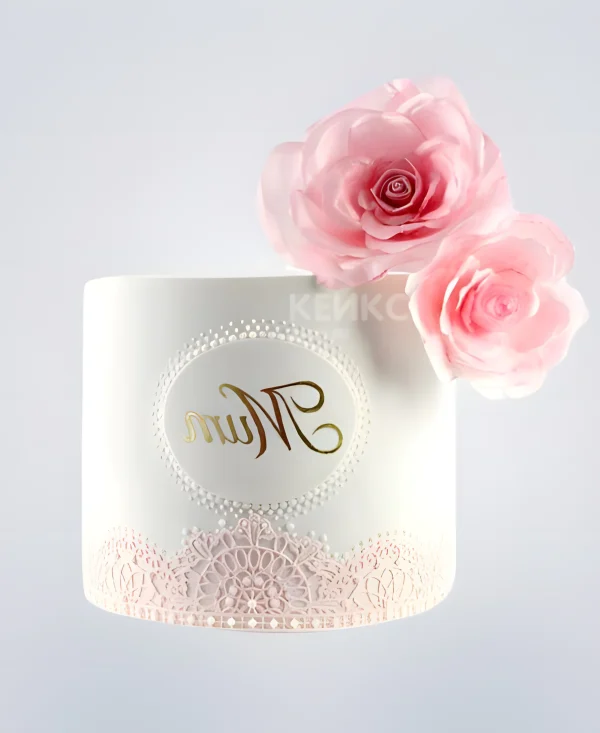 Очаровательный торт в винтажном стиле с розой Фото