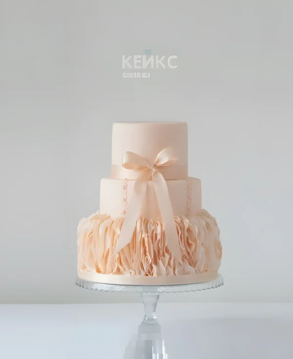 Нежный персиковый торт Женщине на юбилей 25 лет с бантом Фото