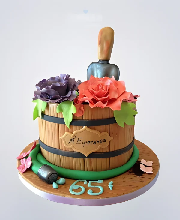 Оригинальный торт Женщине на юбилей 65 лет бочонок с цветами Фото