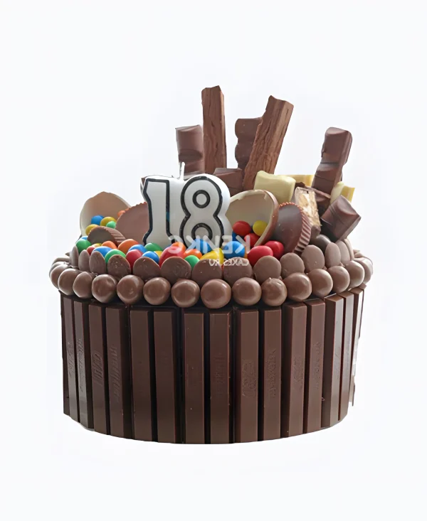 Стильный торт с шоколадками и киндерами Фото