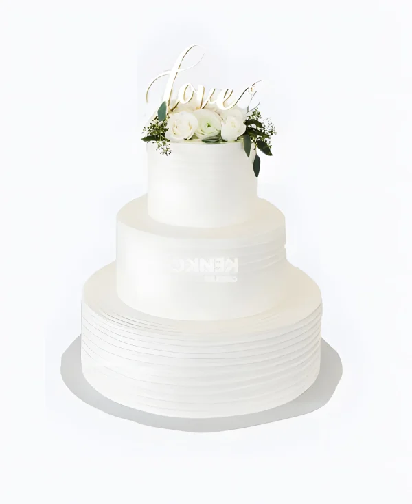 Нежный большой белый торт с розой Фото