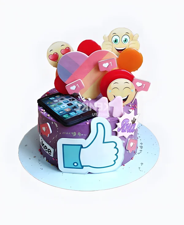 Фиолетовый торт со смайлами Фото