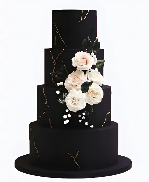 Оригинальный четырехъярусный торт с розами Фото