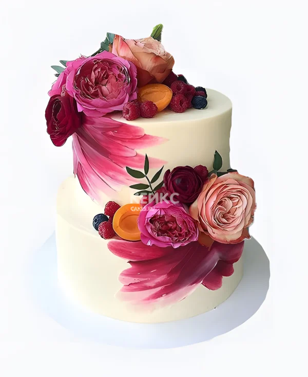 Свадебный торт с красным градиентом и розами Фото