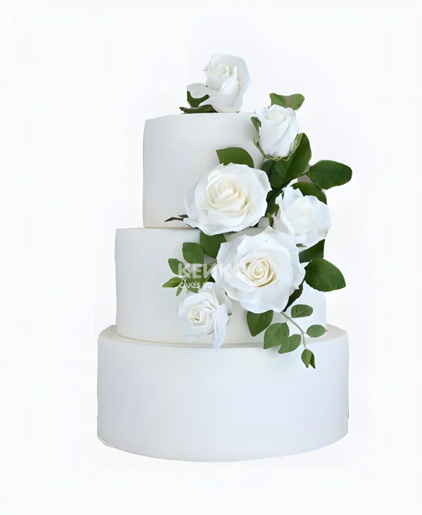 Оригинальный торт с белыми розами на ветке Фото