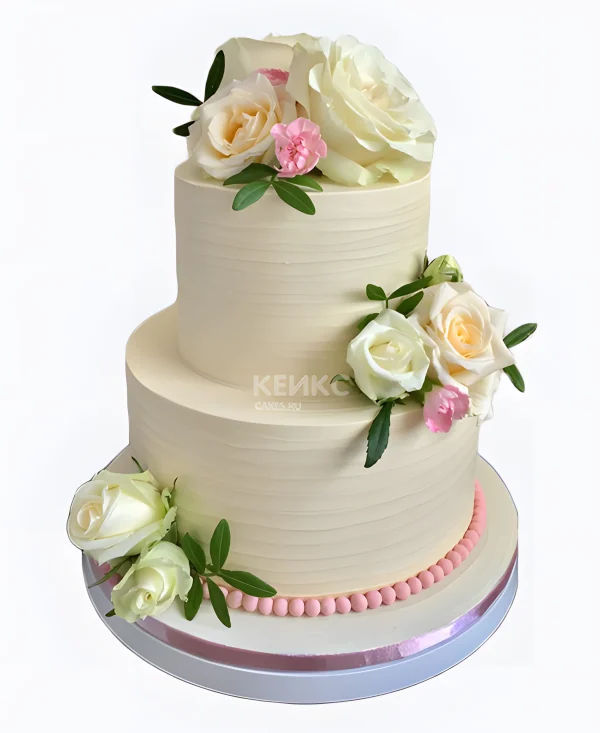 Двухъярусный свадебный торт без мастики с цветами и бусинами Фото