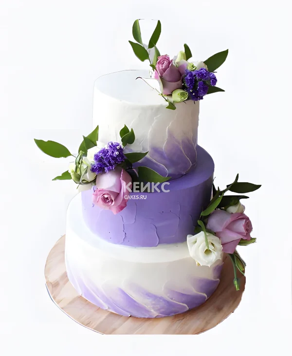 Нежно-фиолетовый торт с цветами Фото