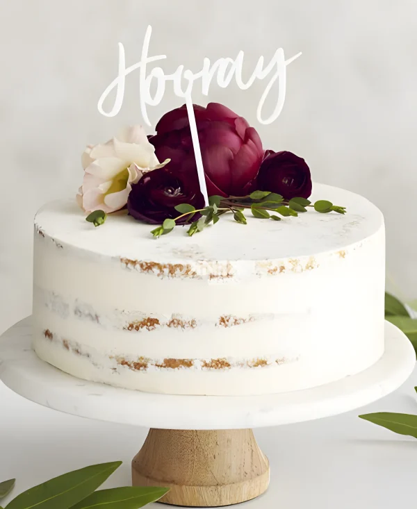 Свадебный торт без мастики с бордовым бутоном Фото