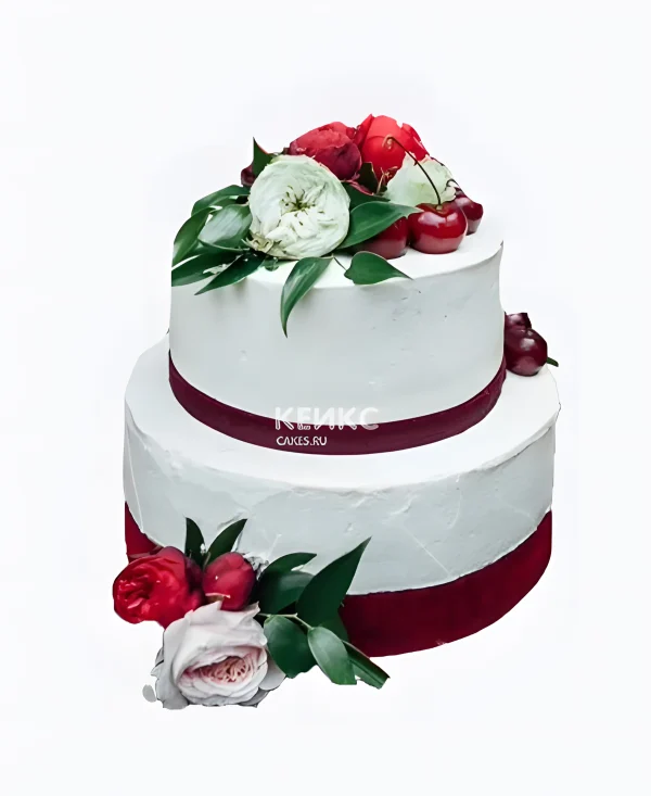 Красивый торт с красными ягодами и цветами Фото