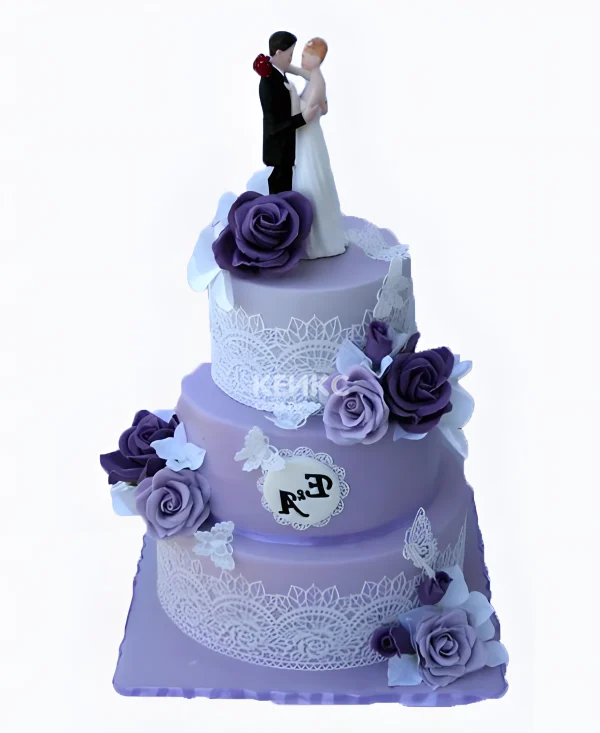 Нежно-фиолетовый торт с розой и кружевами Фото