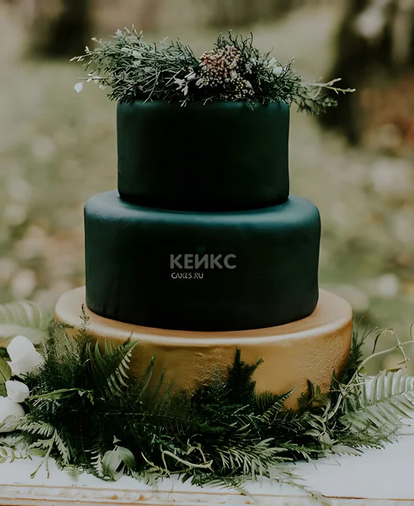 Свадебный торт темно-зеленый с веточками папоротника Фото