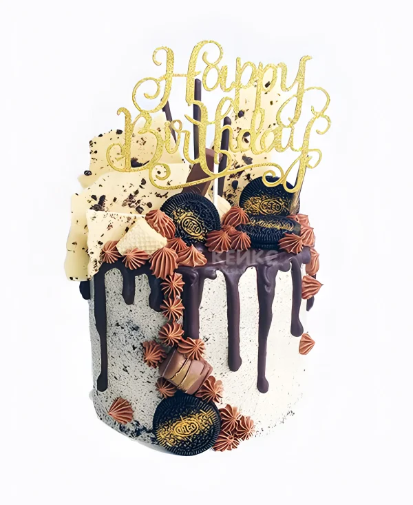 Торт с золотой надписью и шоколадками Фото