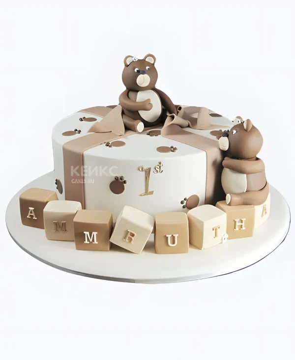 Бело-коричневый торт с медведями Фото