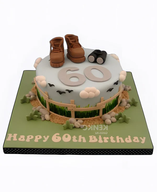 Торт для старого путешественника с биноклем Фото