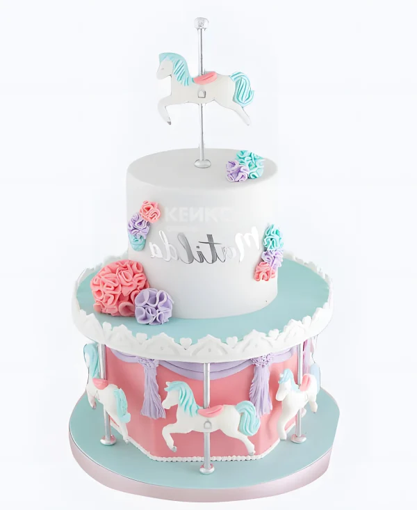 Торт  нежная карусель с лошадками Фото