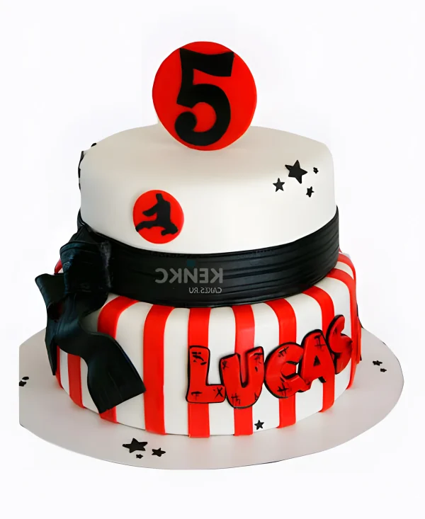 Двухъярусный торт кимоно с цифрой 5 Фото