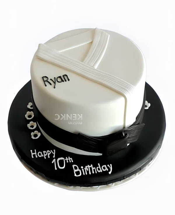 Мастичный белый торт кимоно Фото