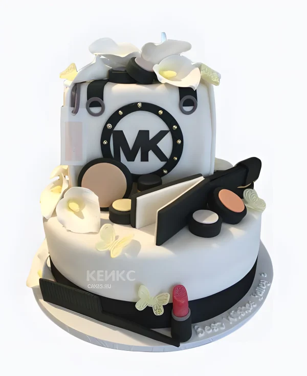 Нежный торт с черной надписью Фото