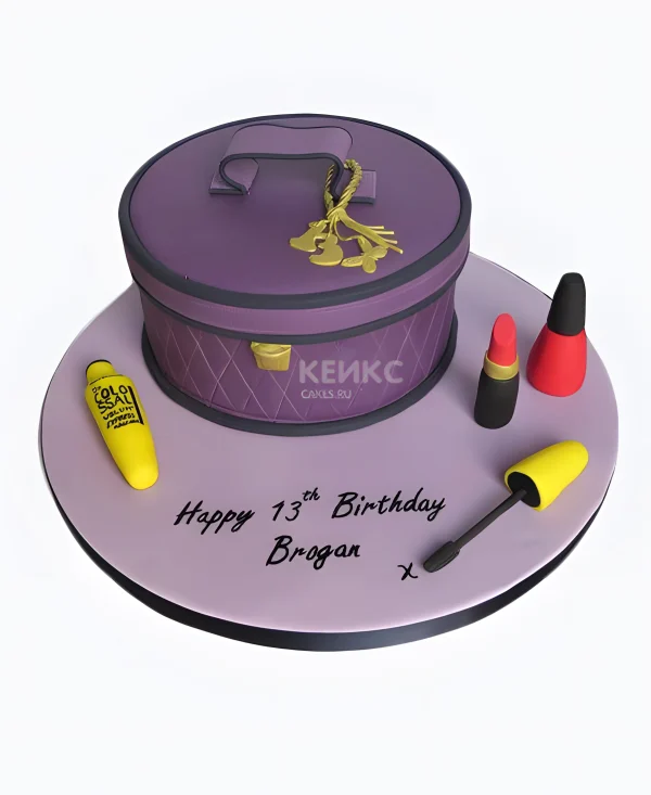 Торт в виле фиолетовой косметички с надписью Фото