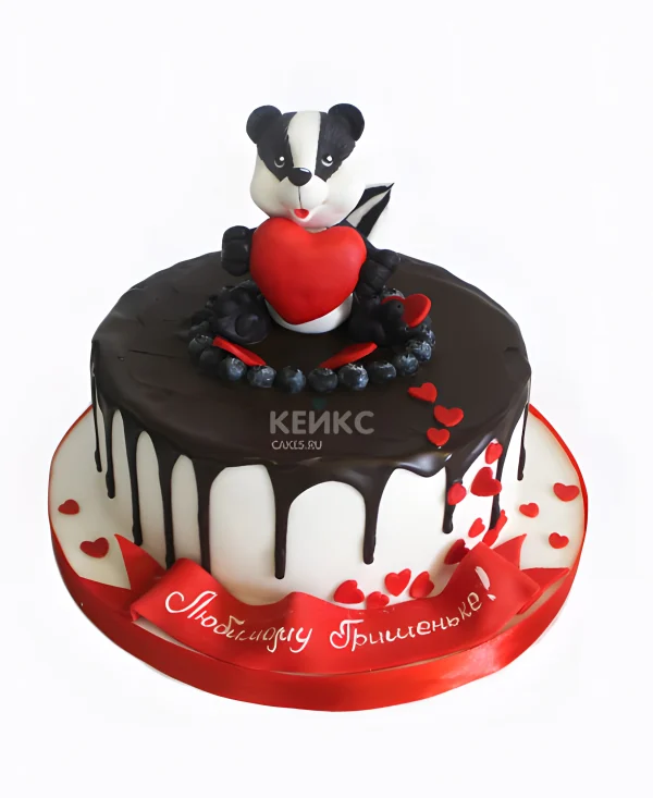 Оригинальный торт с пандой и красным сердцем Фото