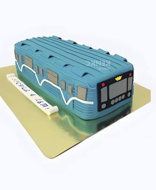 Торт в виде вагона метро Фото