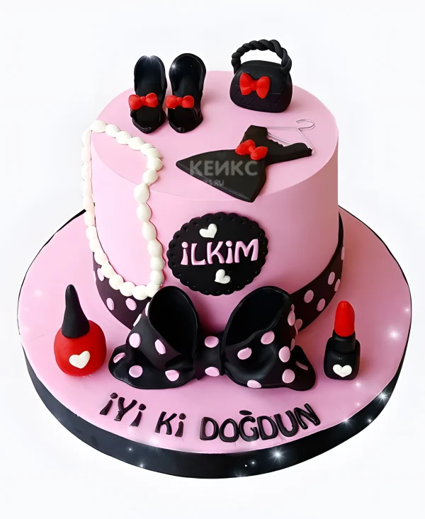 Торт розовый с ушками Фото