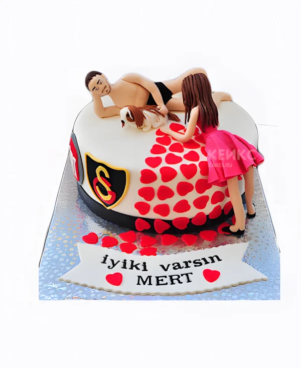 Милый торт с влюбленными и собакой Фото