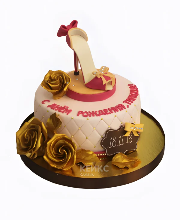 Торт с бусинками и позолоченными цветами Фото