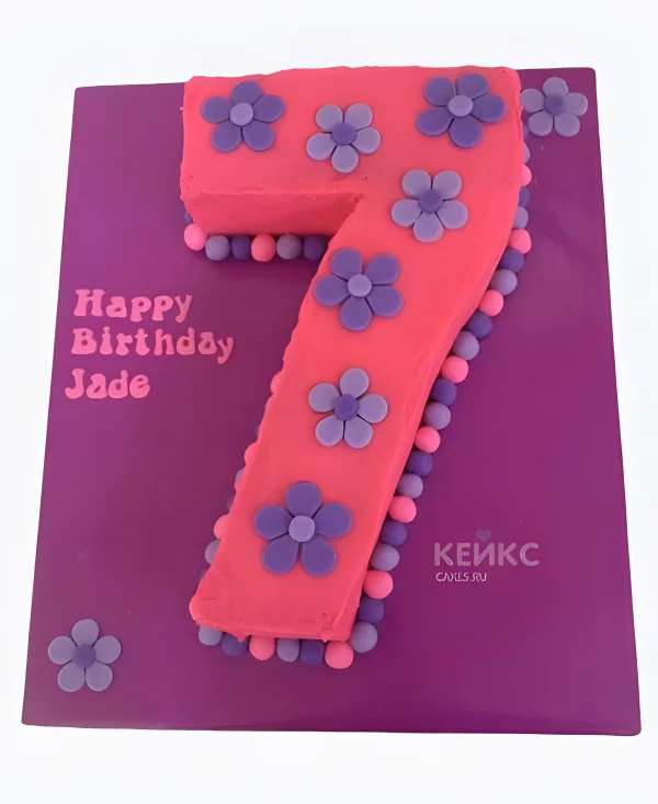 Торт с фиолетовыми цветами в виде цифры 7 Фото