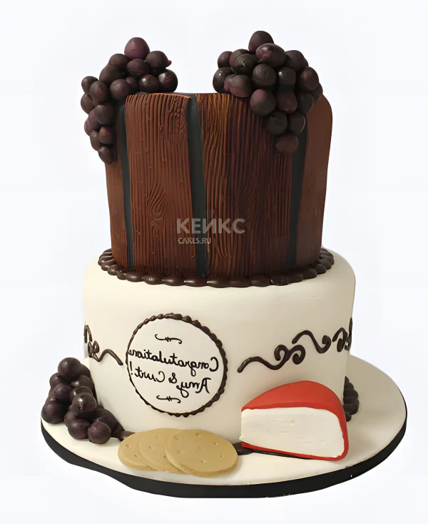 Необычный торт с виноградом и сыром Фото