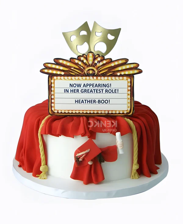 Торт с мастикой в стиле театра Фото