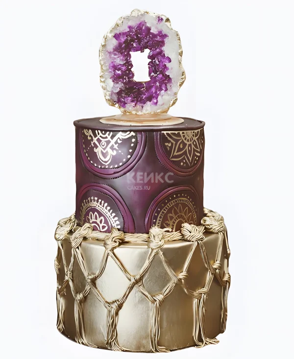 Дорогой торт в индийском стиле Фото