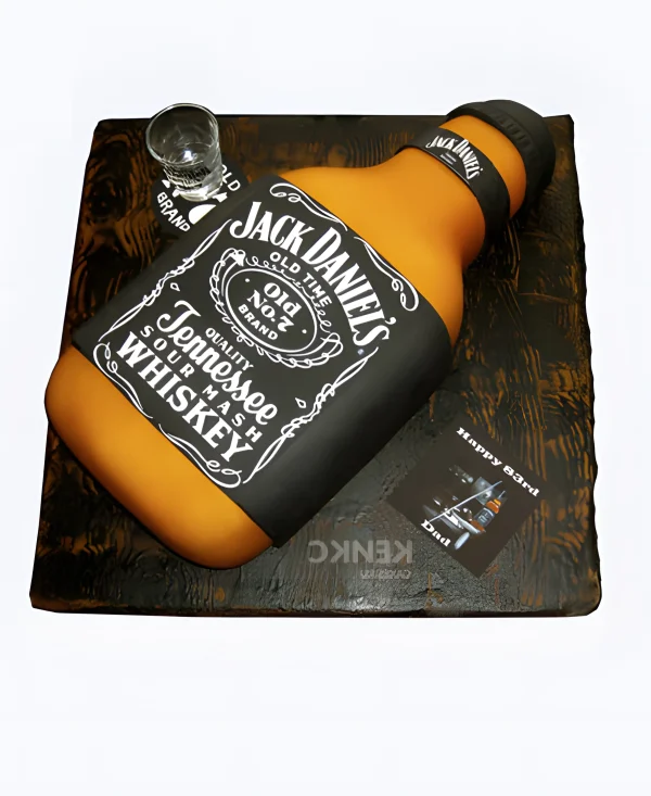 Торт в виде бутылки виски джек дениелс из мастики Фото