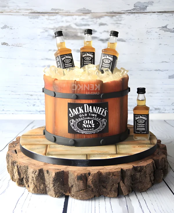 Торт мужчине с бутылками Jack Daniel’s Фото