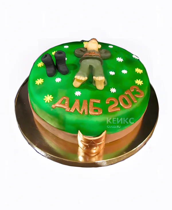 Милый зеленый торт для встречи военного Фото