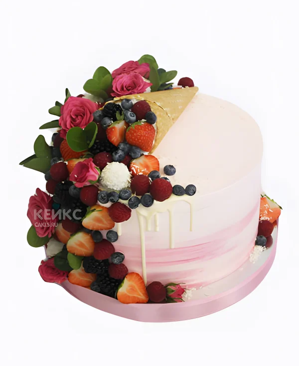 Нежно-розовый торт с рожком с фруктами и цветами Фото