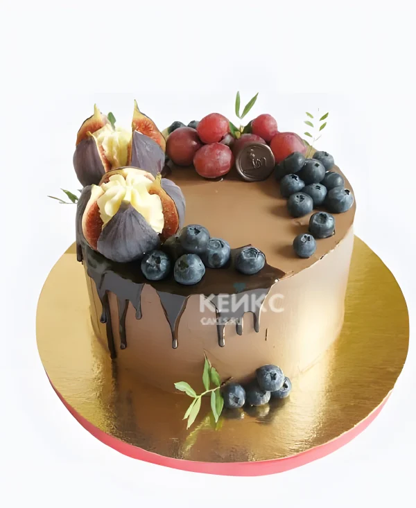 Шоколадный торт на день рождения мужчине с ягодами и инжиром Фото