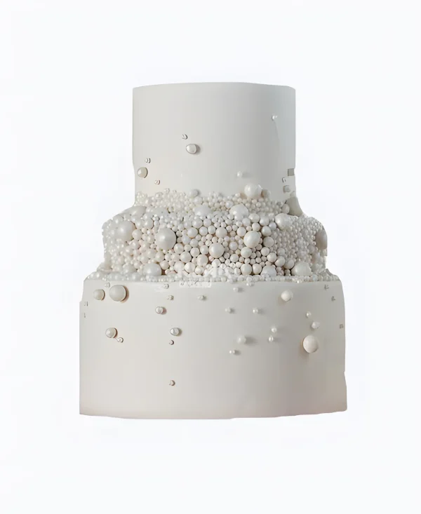 Элегантный белый торт с жемчугом Фото