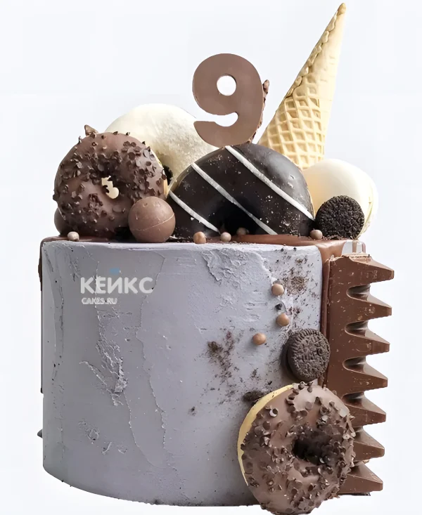 Аппетитный торт на 9 лет с пончиками Фото